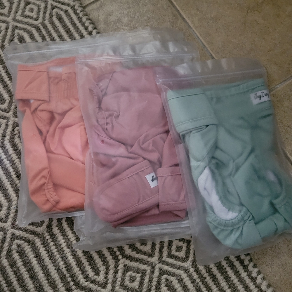 New 3 pack Female Dog Diapers for Large Dogs Reusable Washable Joydaog L - Picture 2 of 4
